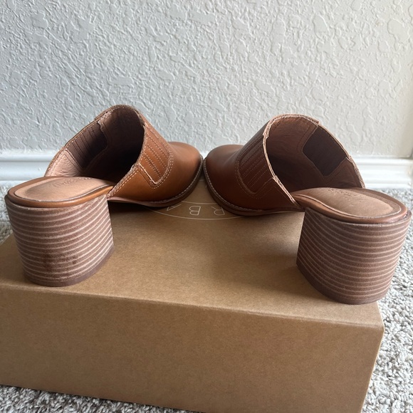 MW Carey Mule - Picture 5 of 12